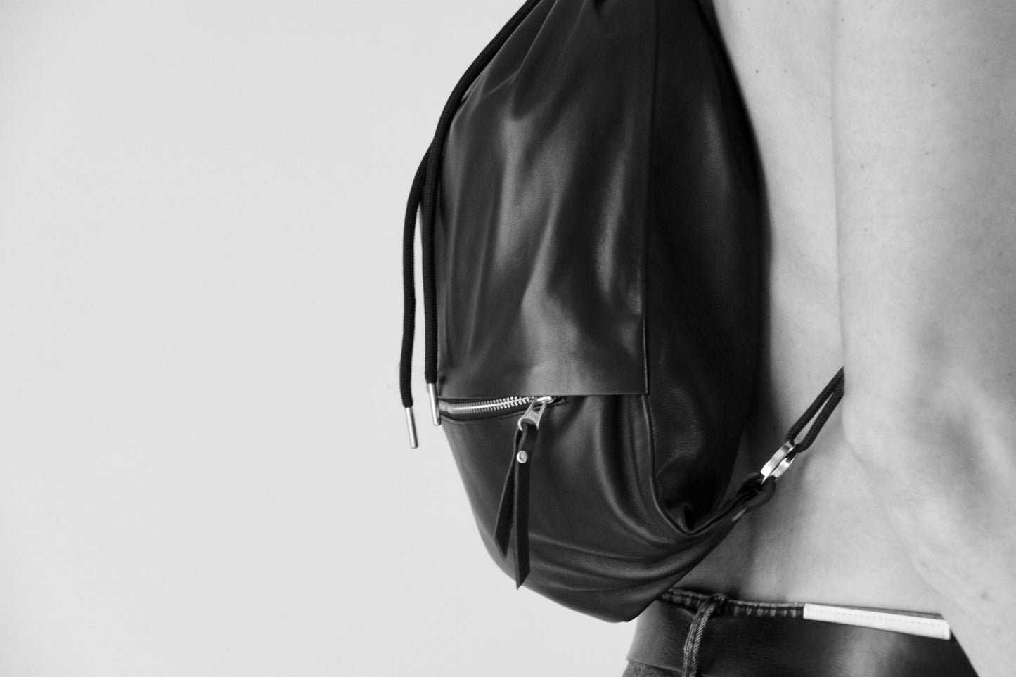 - THE LEATHER BACKPACK -